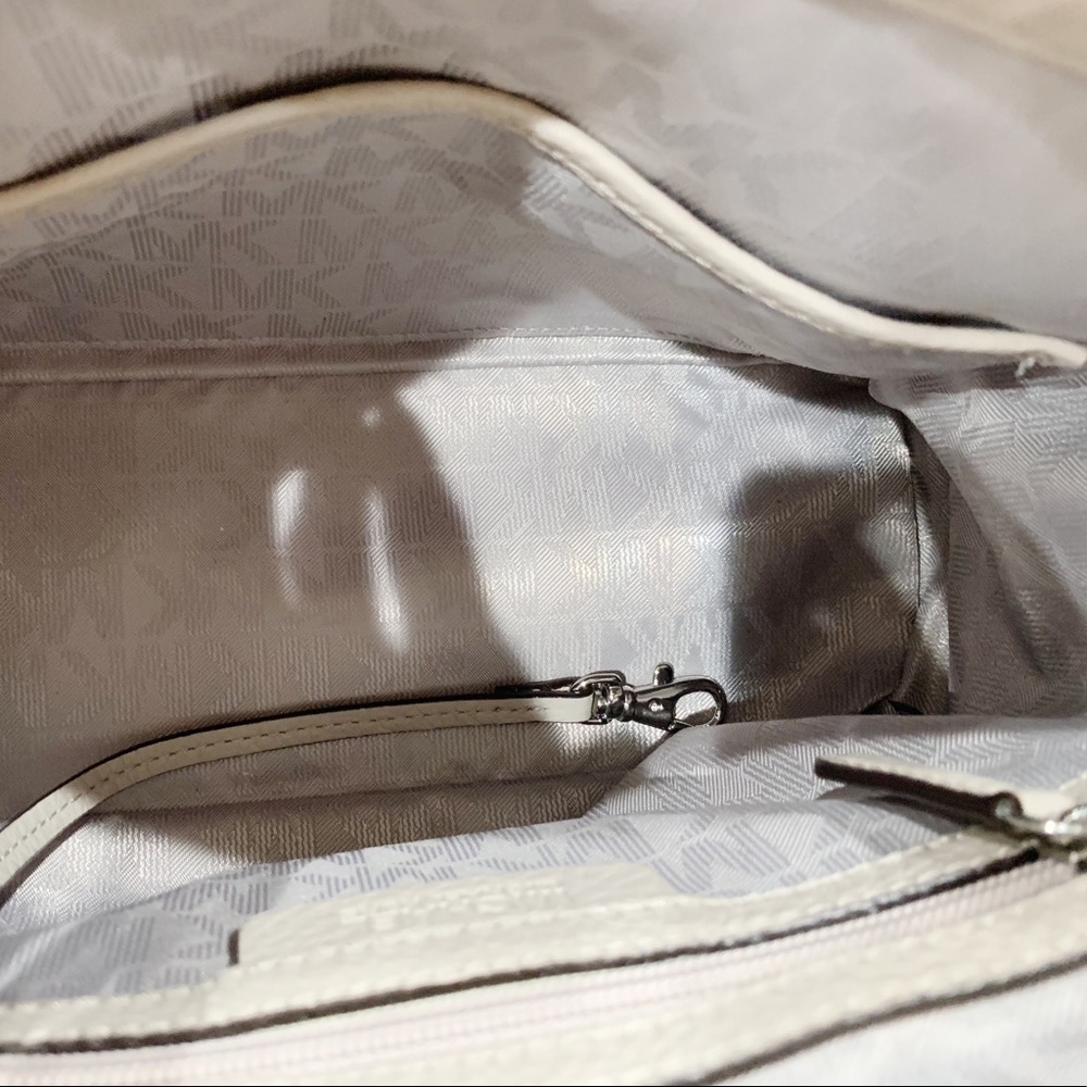 Michael Kors Handbag - Picture 4 of 5